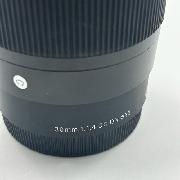Sigma 30mm Camera Lens - Picture 4 of 8
